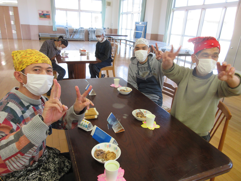 【さくらこぶし】　園内活動でおかし作り